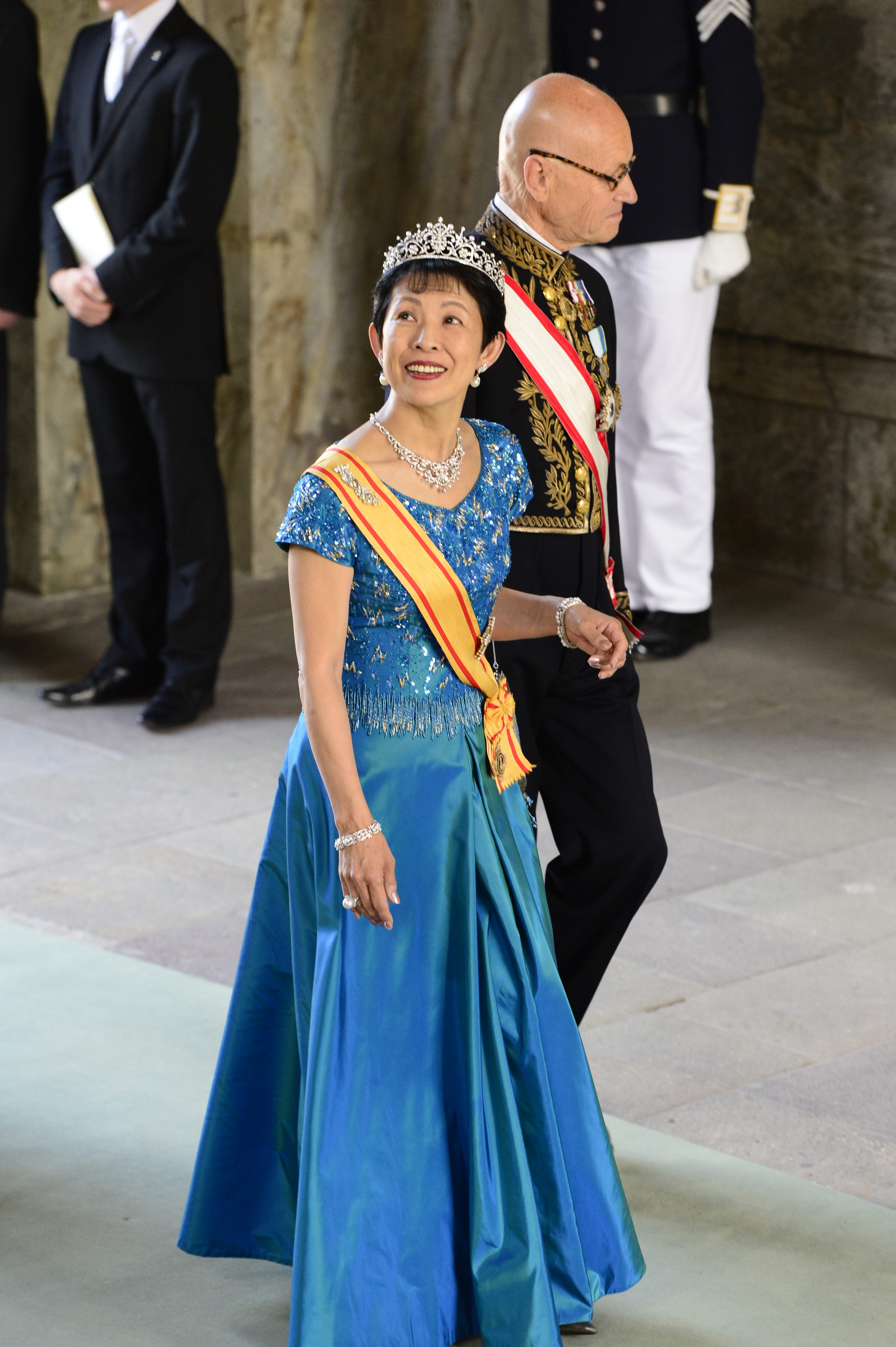 Japans prinsessan Takamado kom också till bröllopet. Japans prinsessan Takamado kom också till bröllopet.