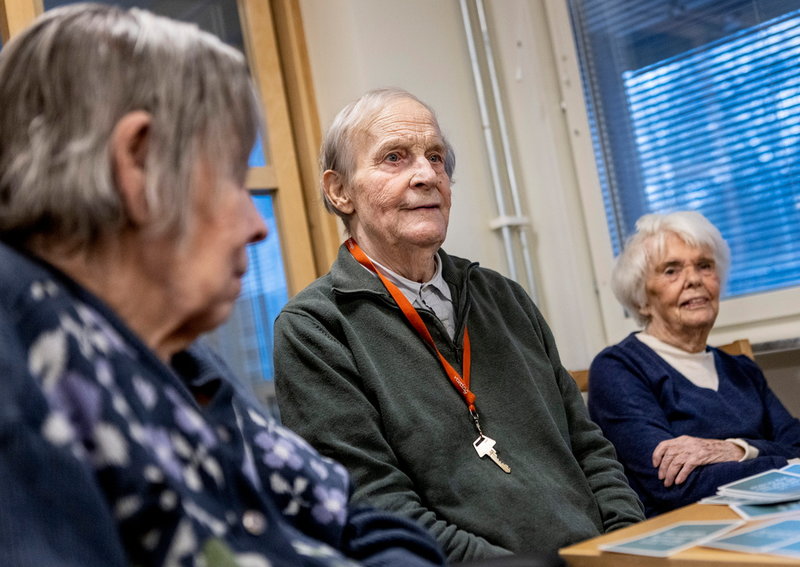 Agneta Blixt, Börje Olsson och Ebba Svartling har inget emot att prata om livet och döden men det kan vara svårt att veta hur ämnet ska tas upp.