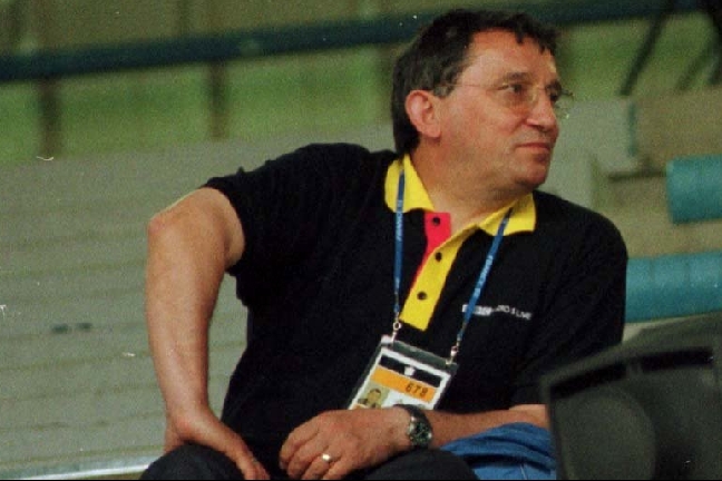 Graham Taylor lämnade förbundskaptensposten med svansen mellan benen. Här är en bild från 1998 då han arbetade som expertkommentator.