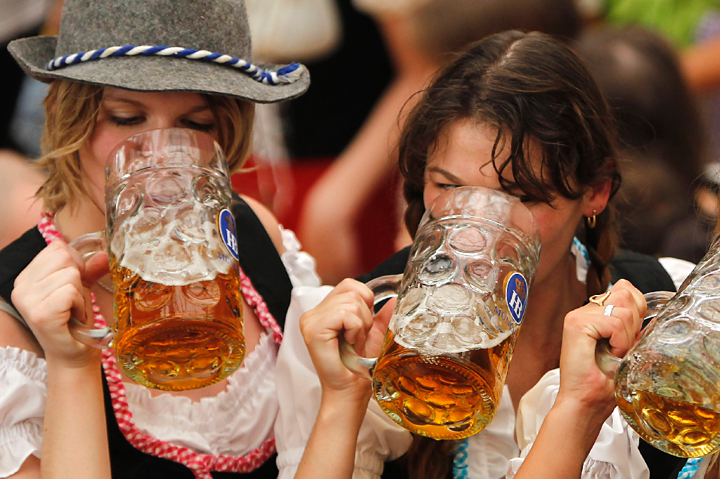 4. Tyskland ser helst inga turister under Oktoberfest. 4. Tyskland ser helst inga turister under Oktoberfest.