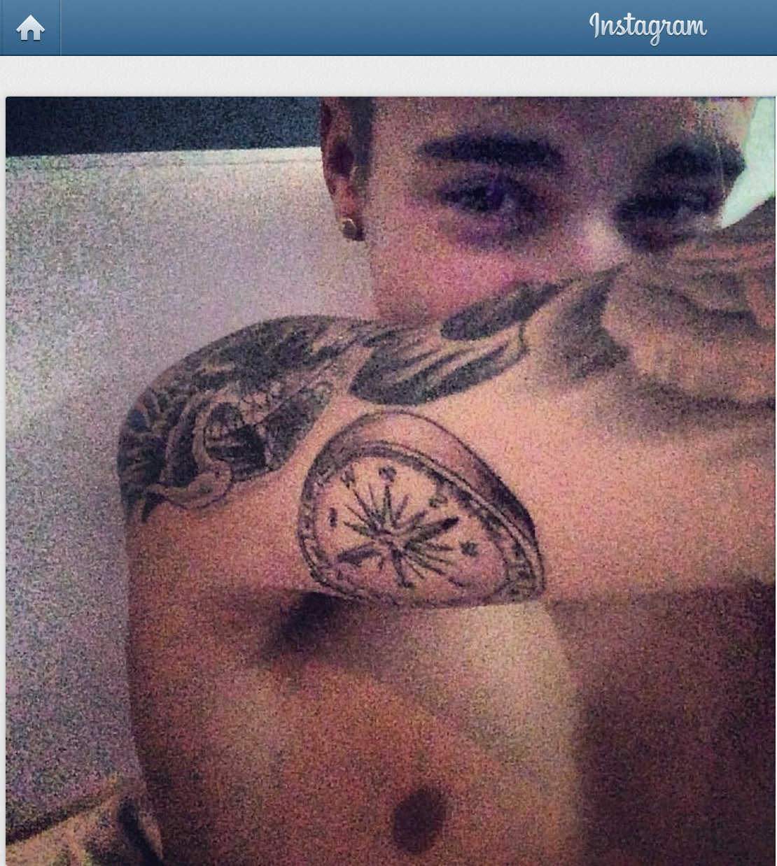 Justin visade upp sin senaste tatuering. 