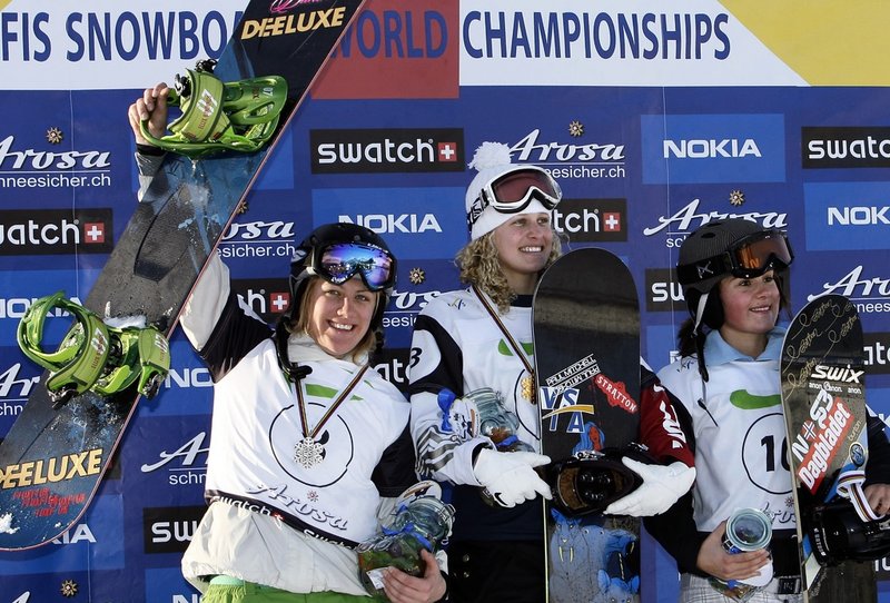 Lindsey Jacobellis, högst upp på pallen under VM 2007, tog OS-guld i snowboardcross – 16 år efter att ha gått miste om guldet i Turin.