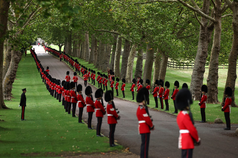 Kungliga högvakten kantade vägen inför Trumps ankomst till Windsor. 