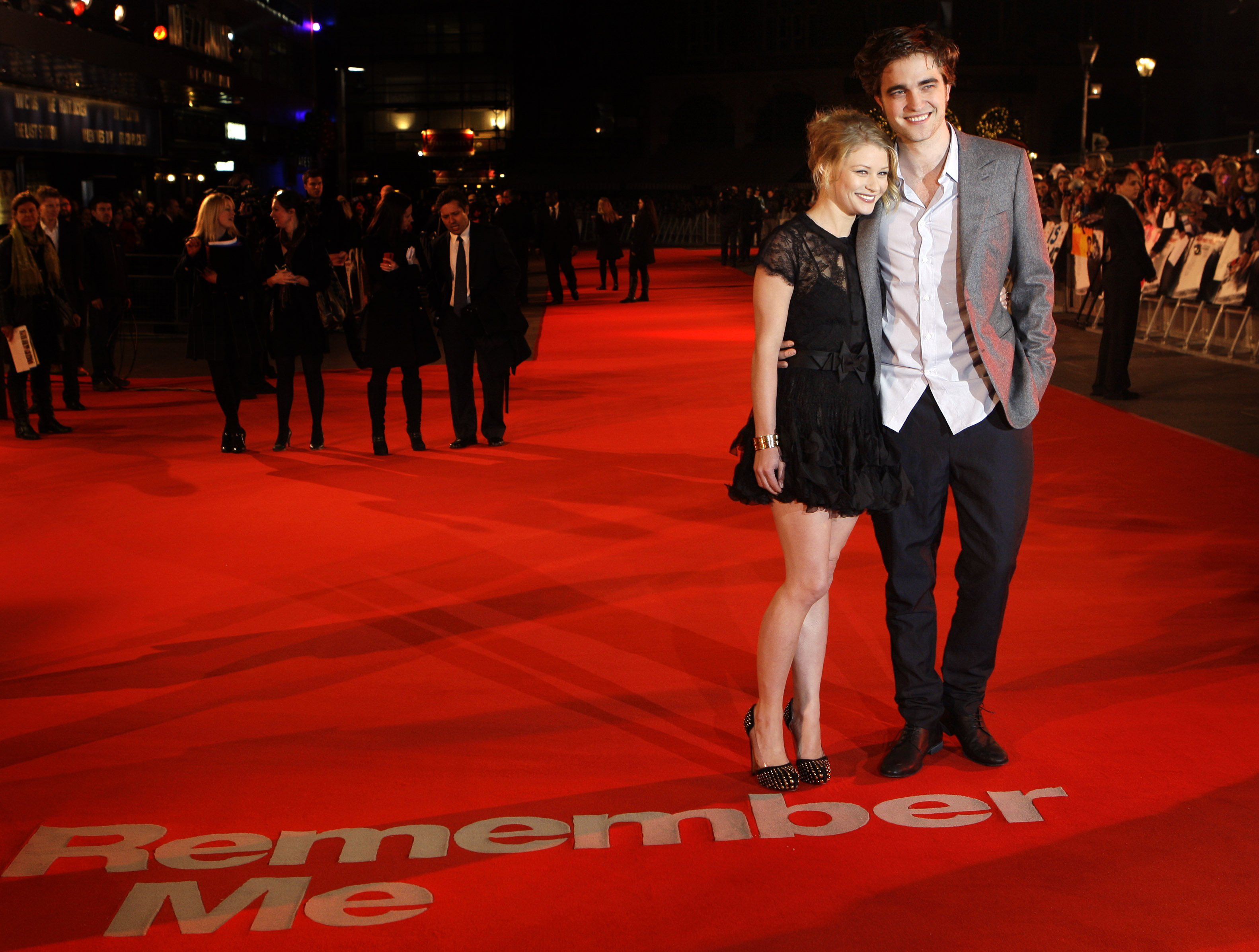 Robert Pattinson med Emilie de Ravin.