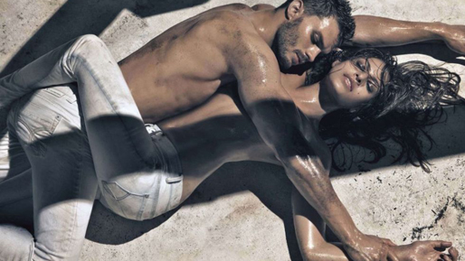 Jamie Dornan och Eva Mendes för Calvin Klein år 2007. Jamie Dornan och Eva Mendes för Calvin Klein år 2007.
