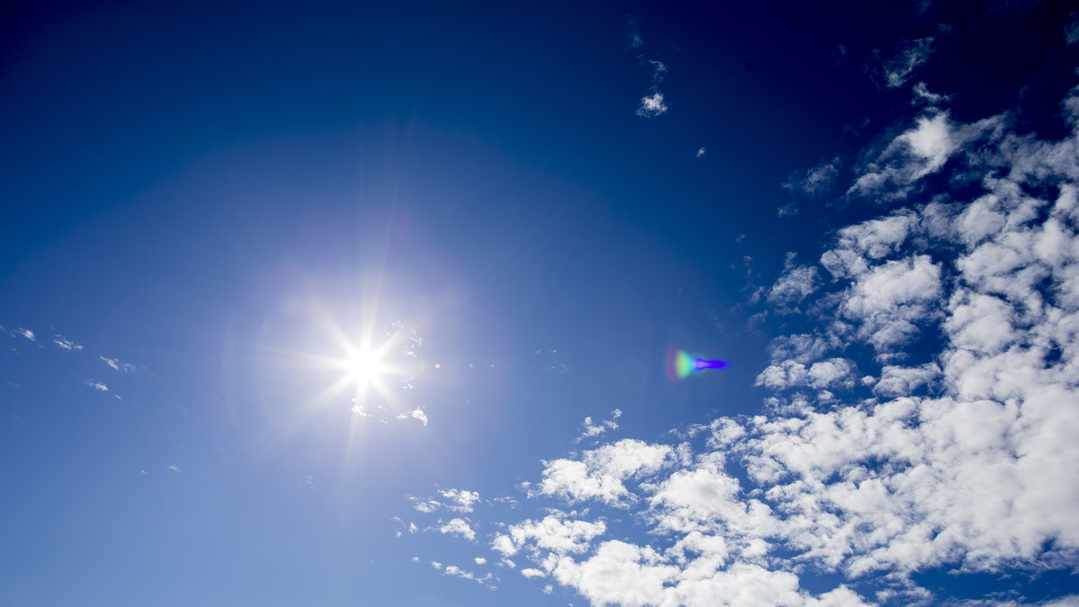 Meteorologer tror att måndagen kan bli årets varmaste dag. 