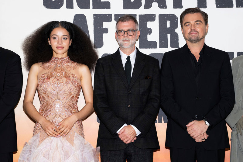 Chase Infiniti, regissören Paul Thomas Anderson och  Leonardo DiCaprio vid världspremiären för "One battle after another" i London tidigare i september. 