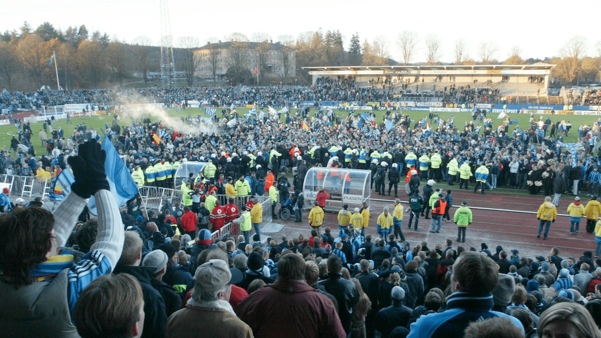 Åtta säsonger tidigare åkte drygt 10 000 Djurgårdare till Borås. 