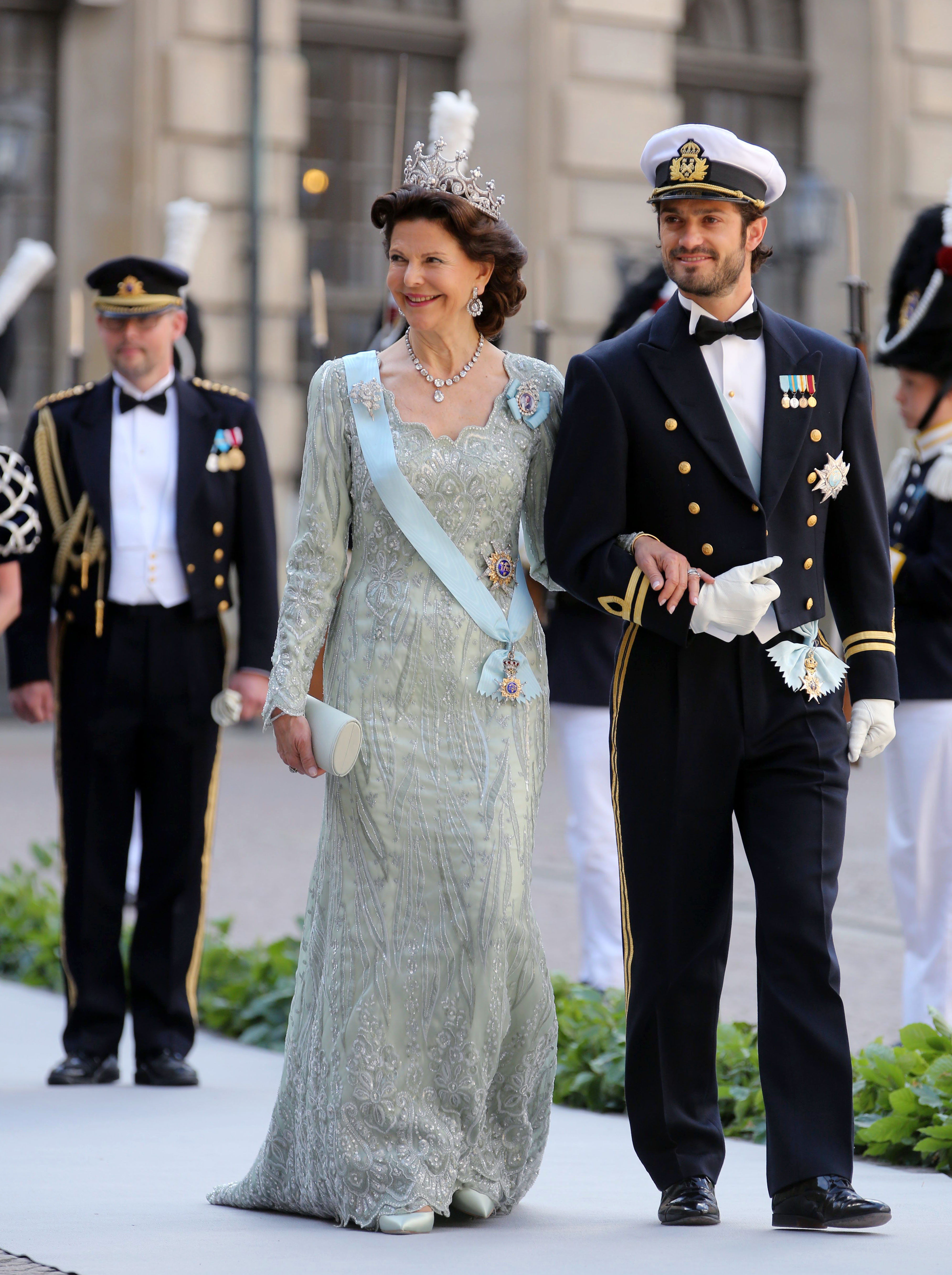 Drottning Silvia tillsammans med prins Carl-Philip. Drottning Silvia tillsammans med prins Carl-Philip.