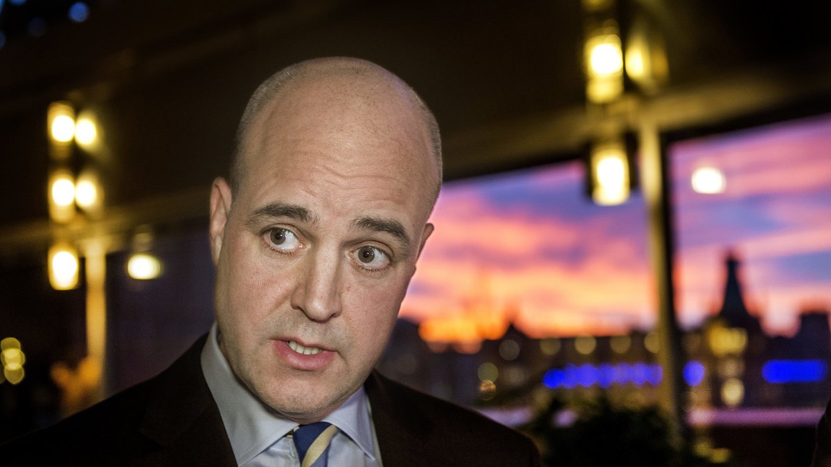 Reinfeldt meddelade att förslaget stoppas på torsdagen.