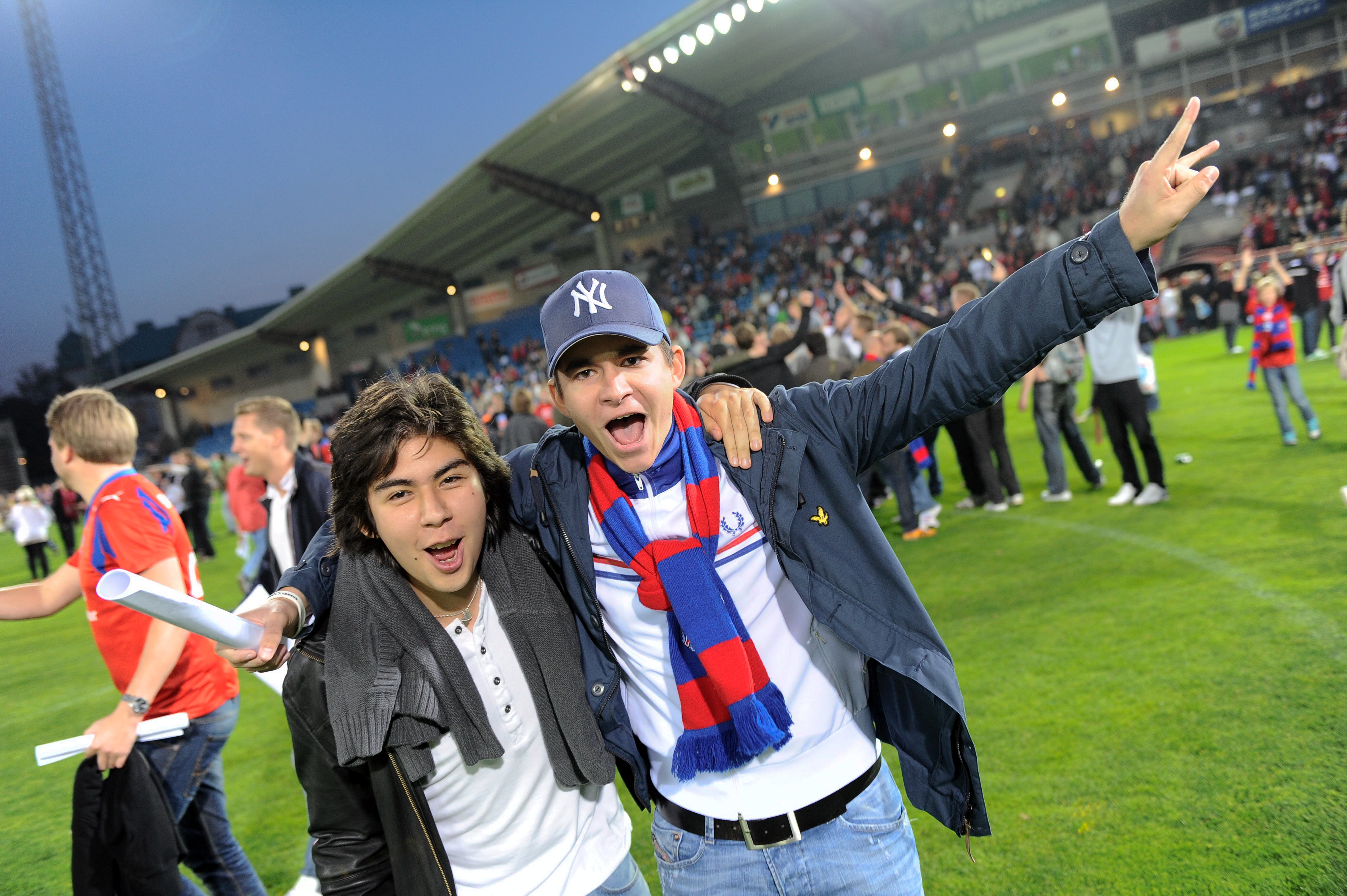 Och Helsingborgsfansen kunde bege sig till Olympia för att ta emot sina hjältar. Och Helsingborgsfansen kunde bege sig till Olympia för att ta emot sina hjältar.