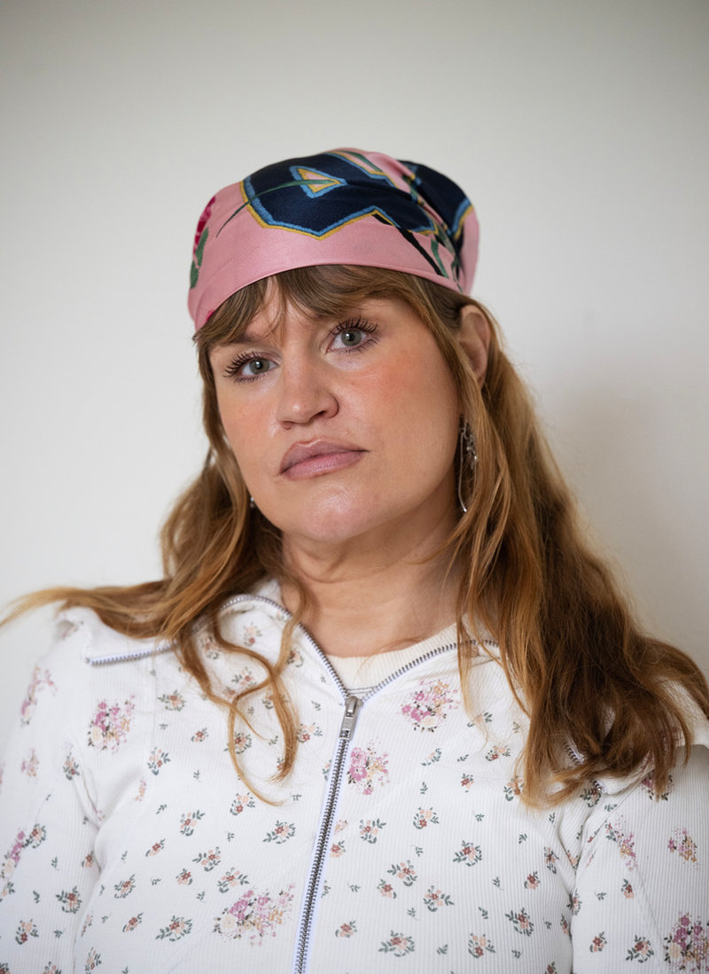 "Det är så tråkigt med vardag, jag vill inte skriva om vardagen, den lever man ju varje dag", säger Tone Schunnesson.