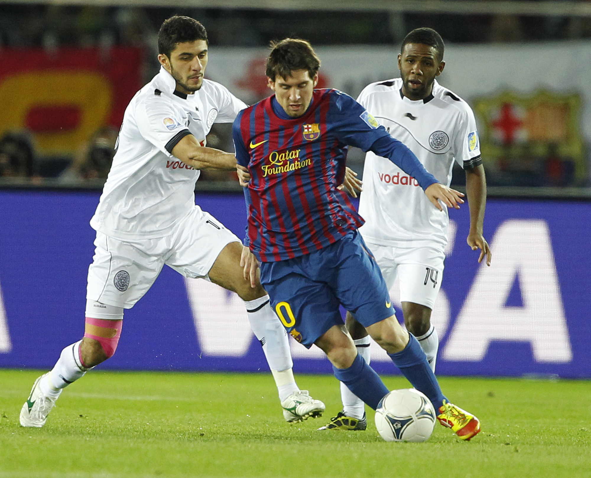 Barcelona med Lionel Messi i spetsen fick Bayer Leverkusen i slutspelets första omgång.