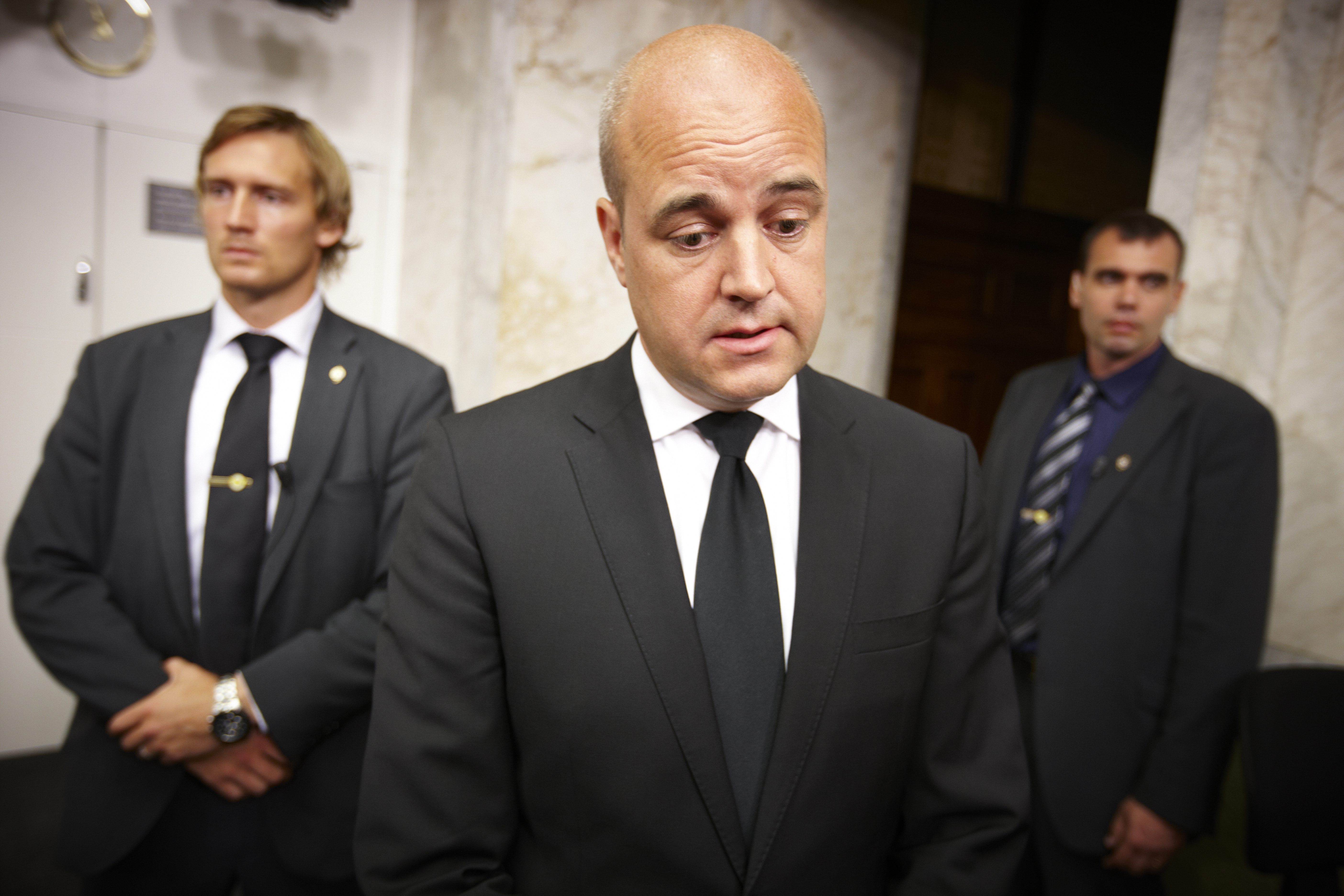 Fredrik Reinfeldt talade om parlamentarisk insyn i frågan om vapenfabriken i Saudiarabien på en presskonferens i tisdags. 