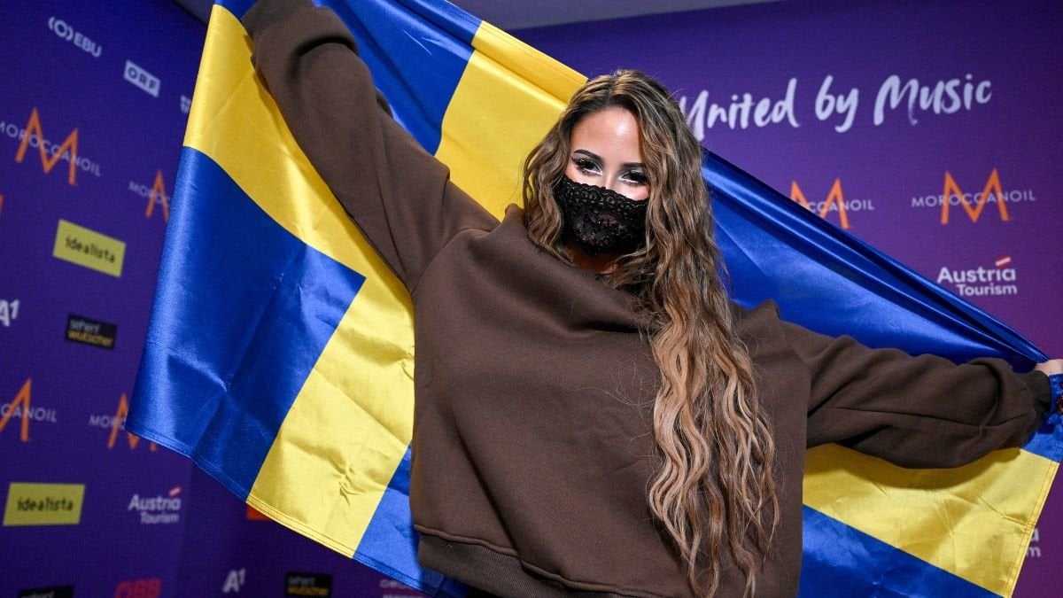 Felicia ställer in efter röstproblem