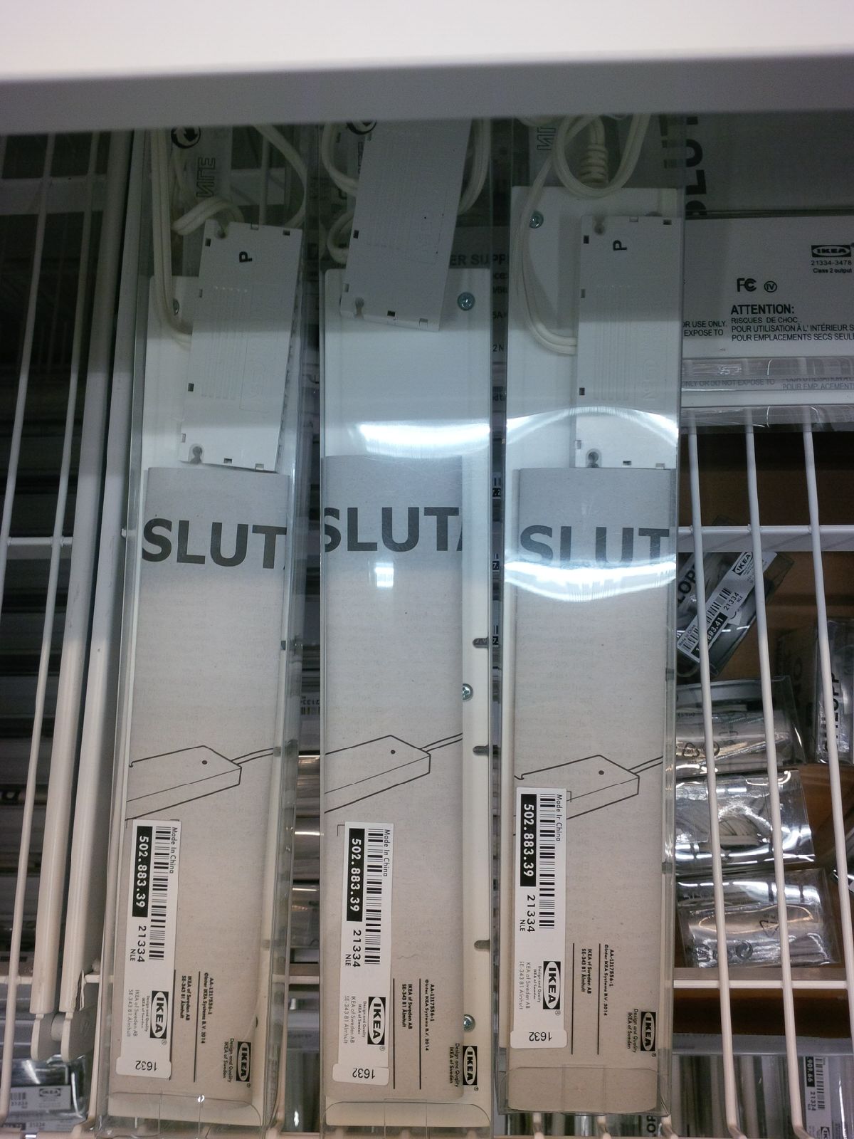 Produkten ansluta i ett IKEA-varuhus. Produkten ansluta i ett IKEA-varuhus.