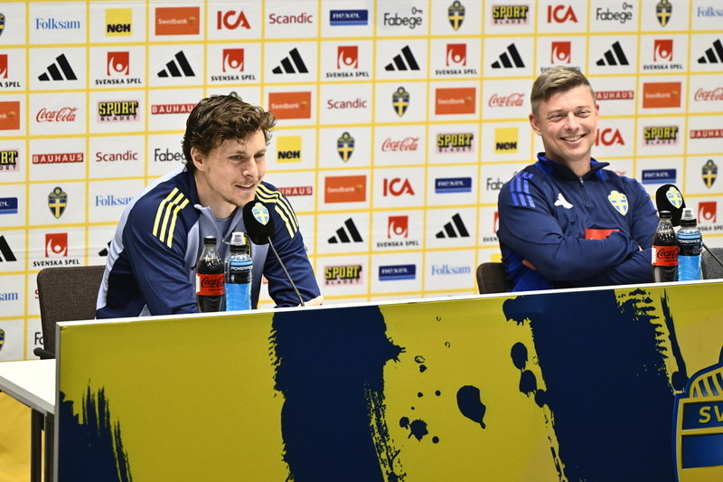 Victor Nilsson Lindelöf, vänster, befinner sig inte på fotbollslandslagets samling, meddelar förbundskapten Jon Dahl Tomasson. Arkivbild.