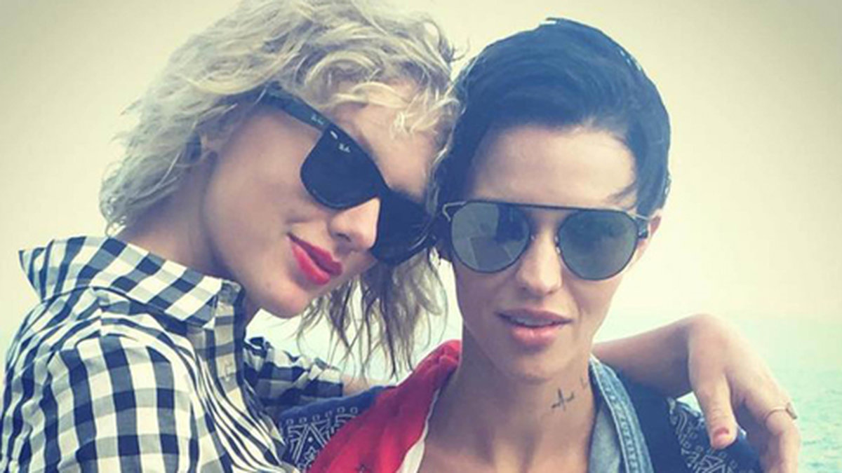Taylor Swift har fått stöd av Ruby Rose. 