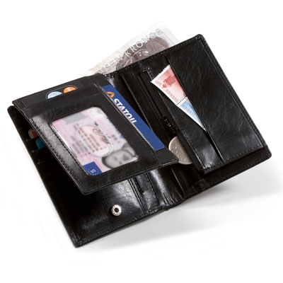 Tjuven bestämde sig för att lämna tillbaka en stulen plånbok. Dock ej samma som på bilden.
