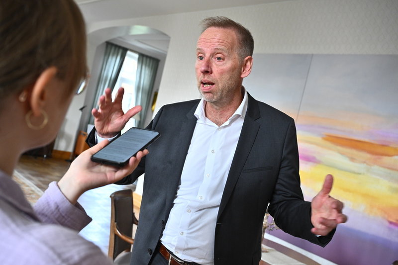 Peter Larsson, kommundirektör i Örebro, anser att kommunen har ett ansvar att sprida kunskap om sina erfarenheter.