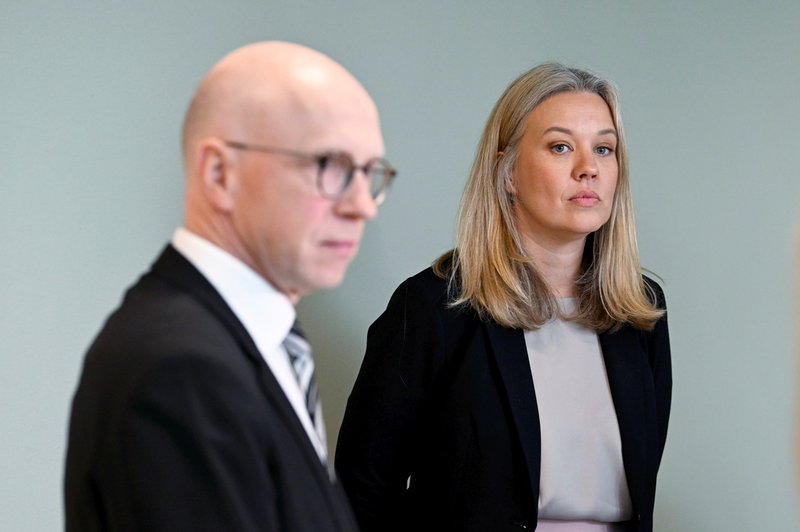 Åklagarna Jim Westerberg och Karin Lundström-Kron i Solna tingsrätt. Arkivbild.