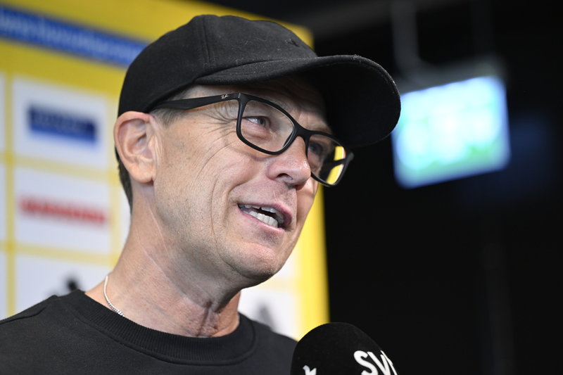Fotbollsdamernas nya förbundskapten Tony Gustavsson under en pressträff för två veckor sedan.