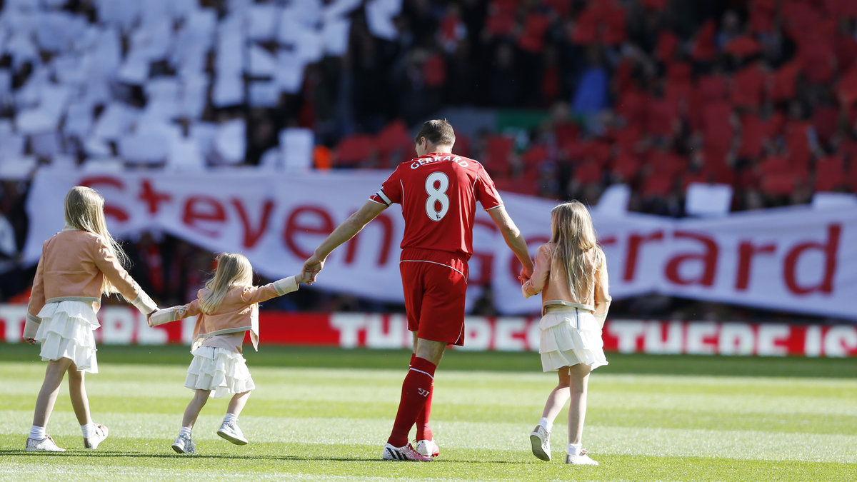 Han tog med sig sin familj ut på Anfield inför sin sista match med Liverpool.