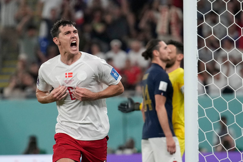 Andreas Christensen jublar efter kvitteringen.