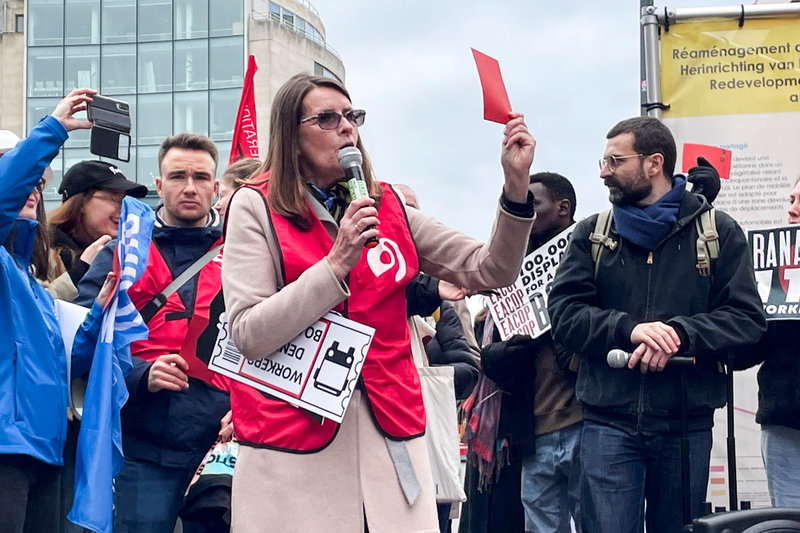 Isabelle Schömann från europeiska fackorganisationen Etuc vill ge rött kort till EU-kommissionens förslag om förenklingar.