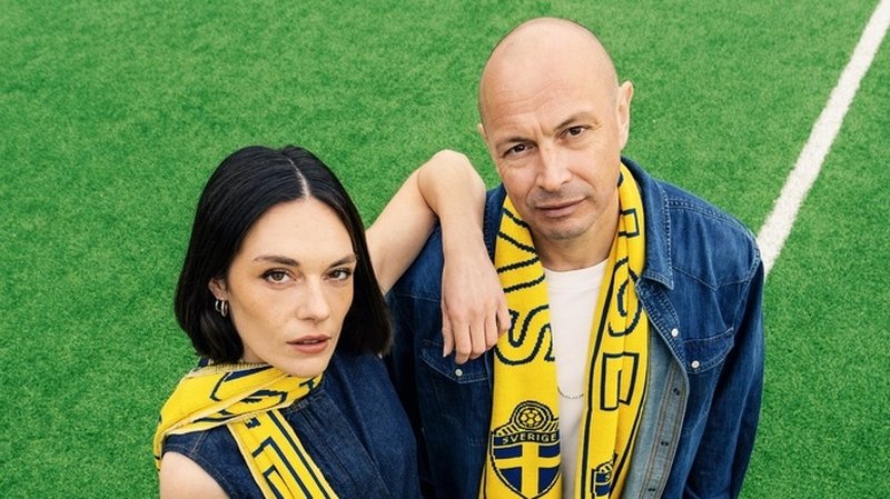 Estraden (Louise Lennartsson) och Petter.