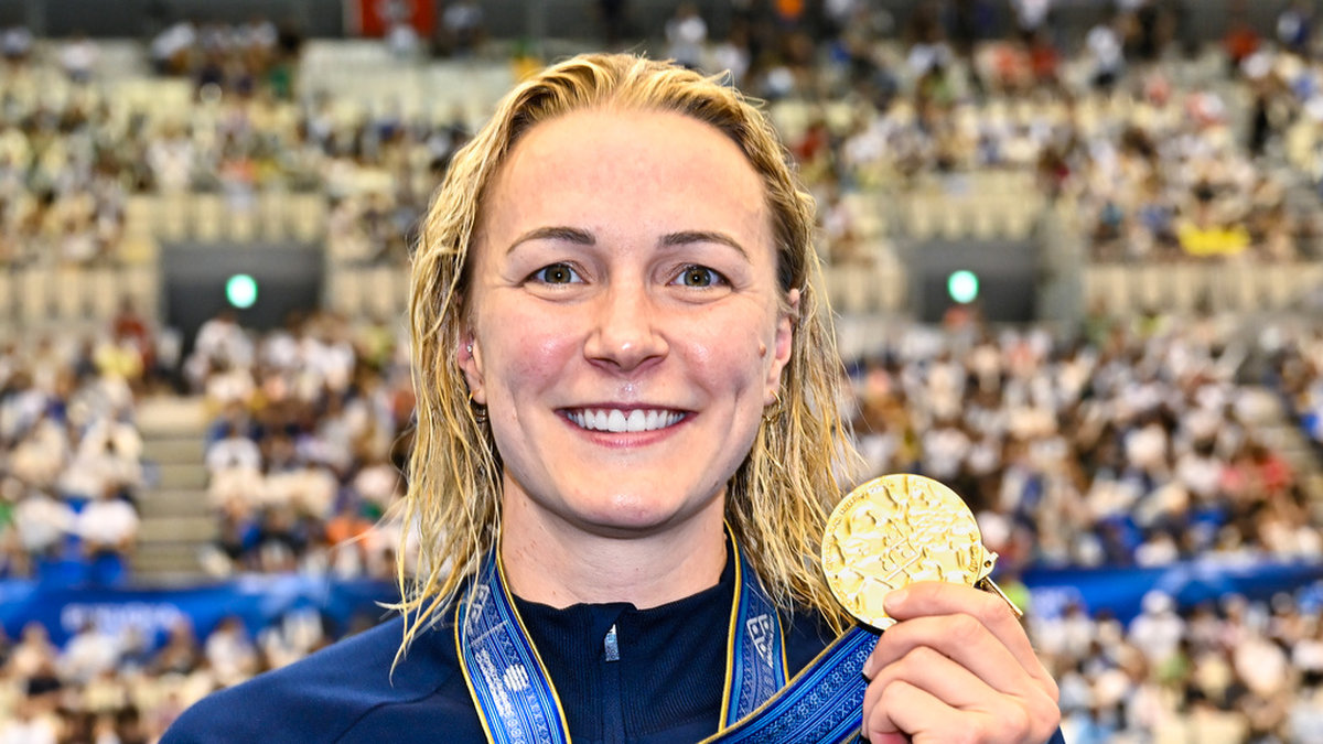 VM-guld och världsrekord. Sarah Sjöström hade några magiska minuter i Marine Messe i Fukuoka.