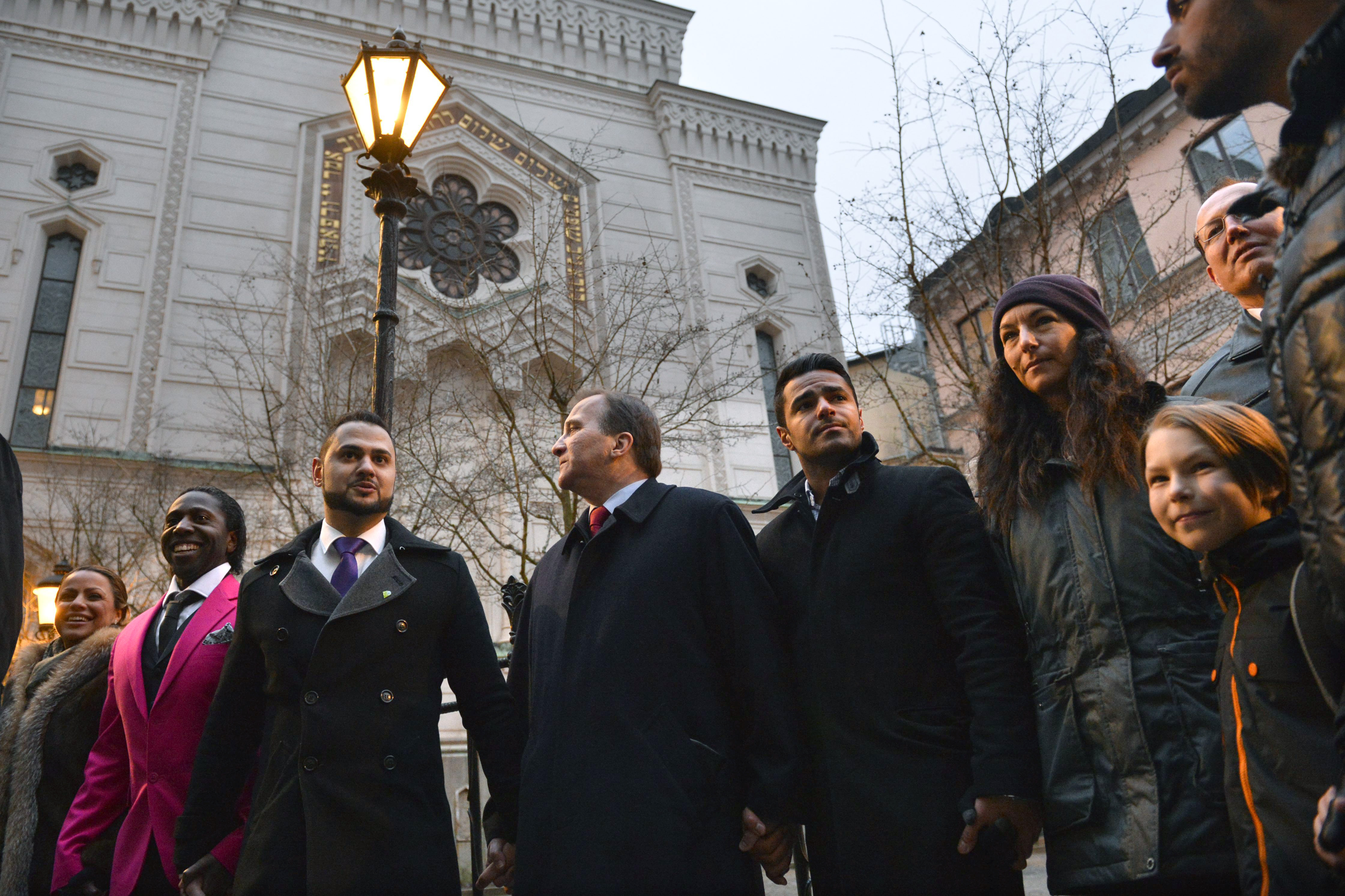 2015: Ringen runt synagogan i Stockholm