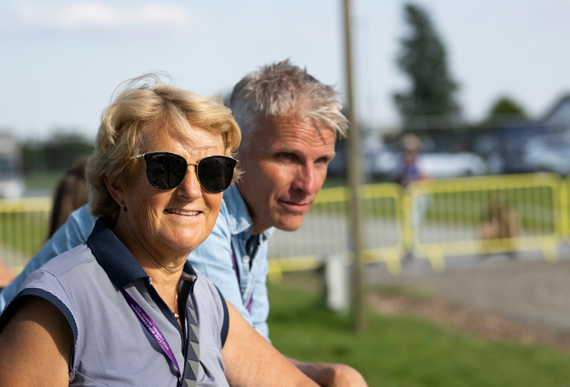 Maria Gretzer och Christian Olsson, sedan tio år ett radarpar när Radiosportens sänder ridsport.