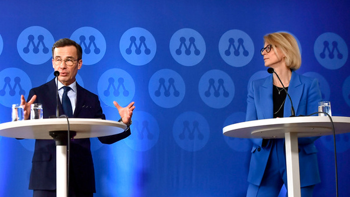 Statsminister Ulf Kristersson (M) och finansminister Elisabeth Svantesson (M) håller pressträff under Moderaternas Sverigemötet 2023 i Karlstad.