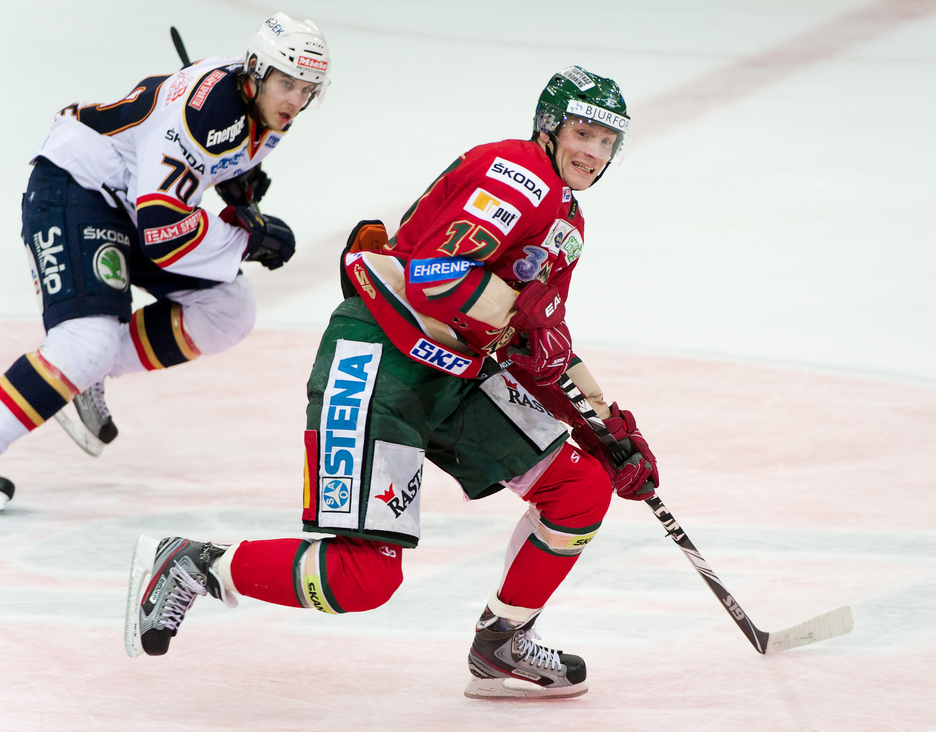 Jari Tolsa stängdes av tre matcher efter att ha proppat Daniel Tjärnqvist och Jimmie Ölvestad - i samma match i januari.