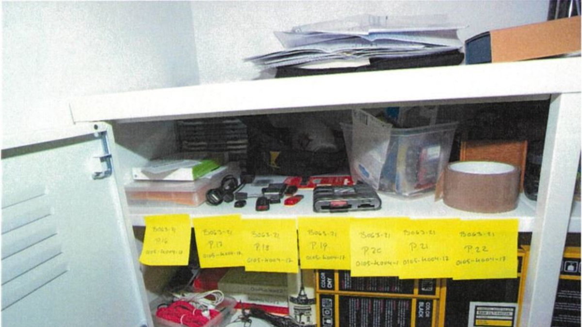 Bild från en av Säkerhetspolisens husrannsakningar under utredningen.