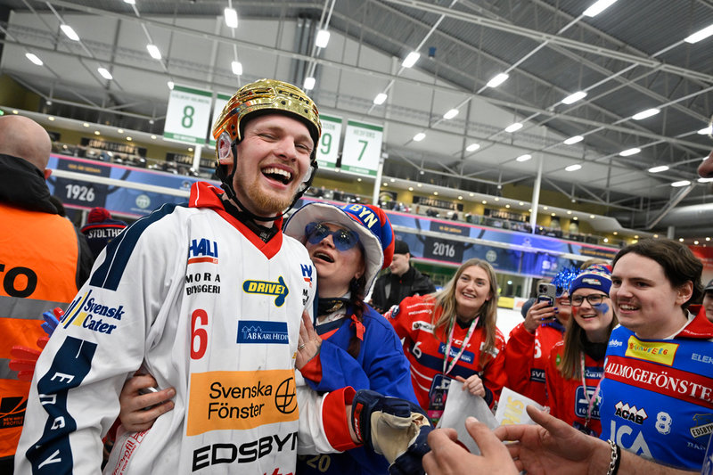 Oscar Wikblad gjorde också hattrick i finalen mot Villa-Lidköping i Västerås.