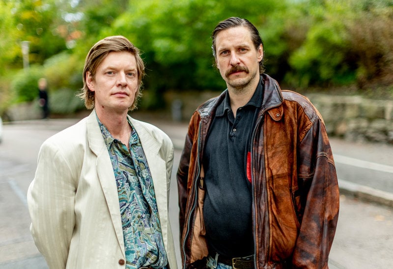 David Book och Jakob Öhrman spelar två av styvpapporna i "Jävla karlar".