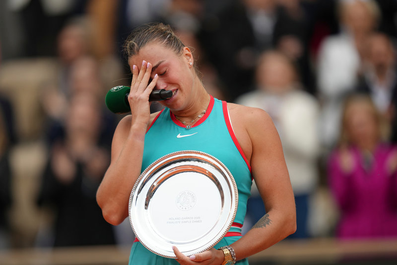Aryna Sabalenka, Belarus, var i tårar efter förlusten.