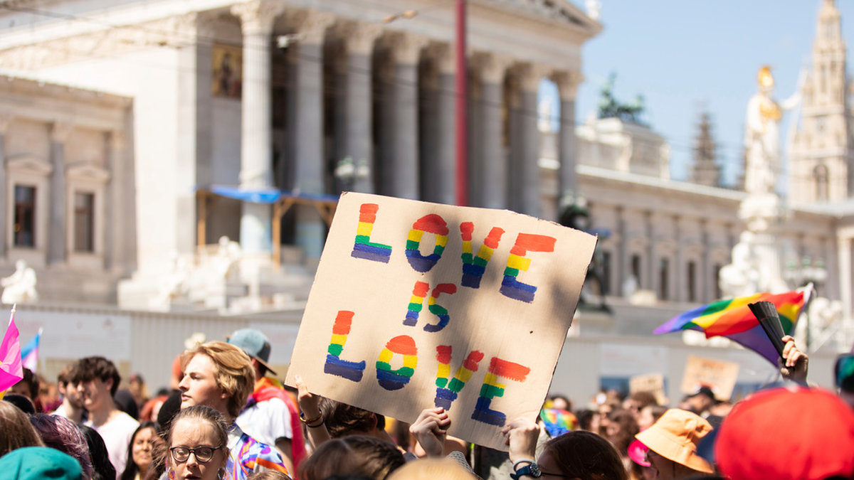 Prideparad i Österrikes huvudstad Wien förra året. Arkivbild.