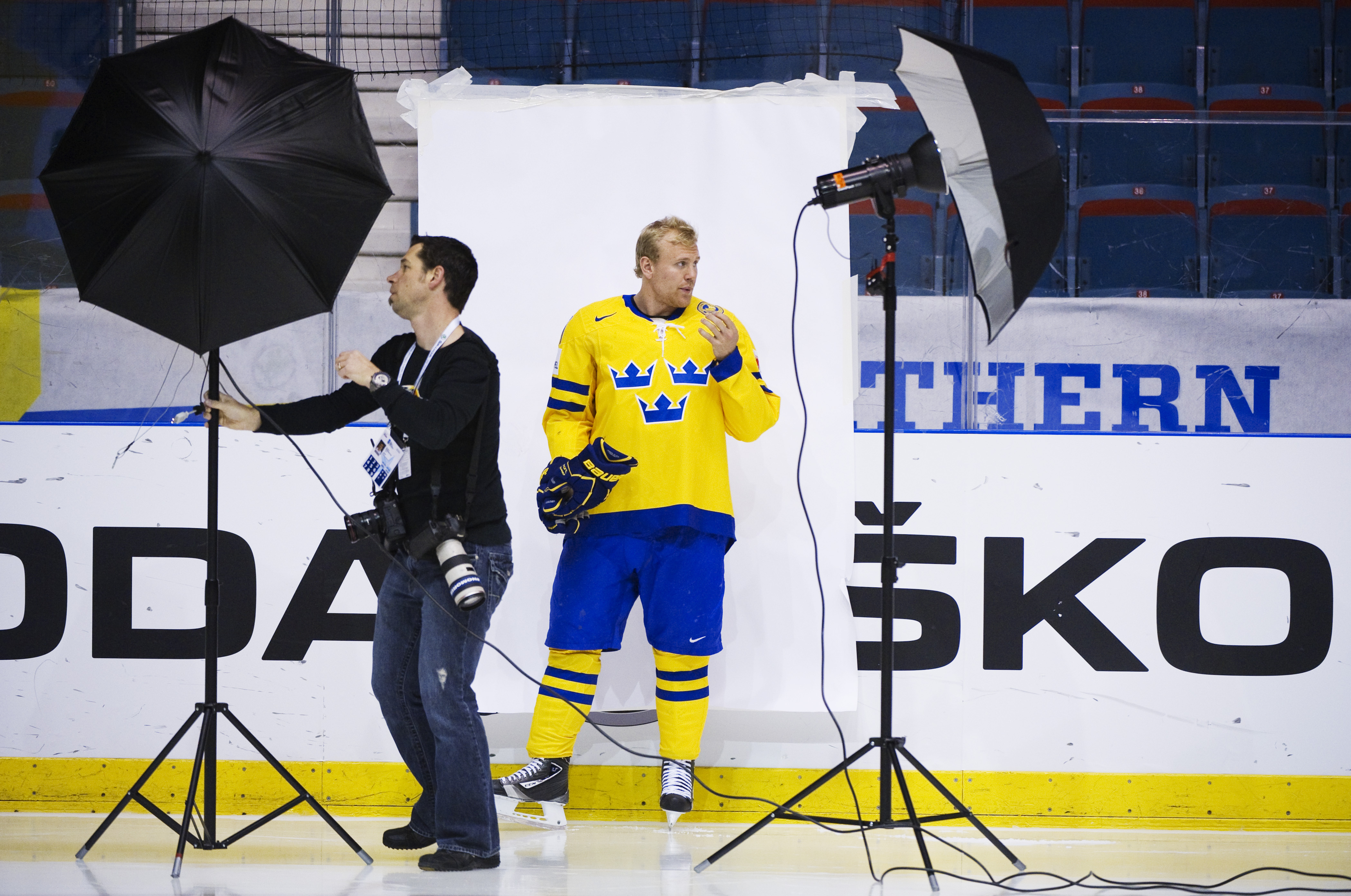 Patric Hörnqvist fotograferades inför måndagens träning. På tisdag kan han bilda en ny kedja med "Alfie" och "Bäckis".