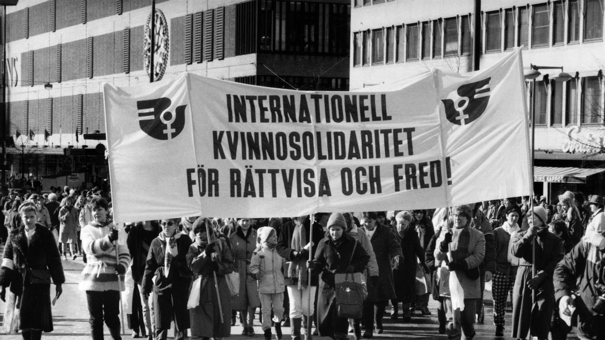 Ett demonstrationståg på Internationella kvinnodagen 1986.