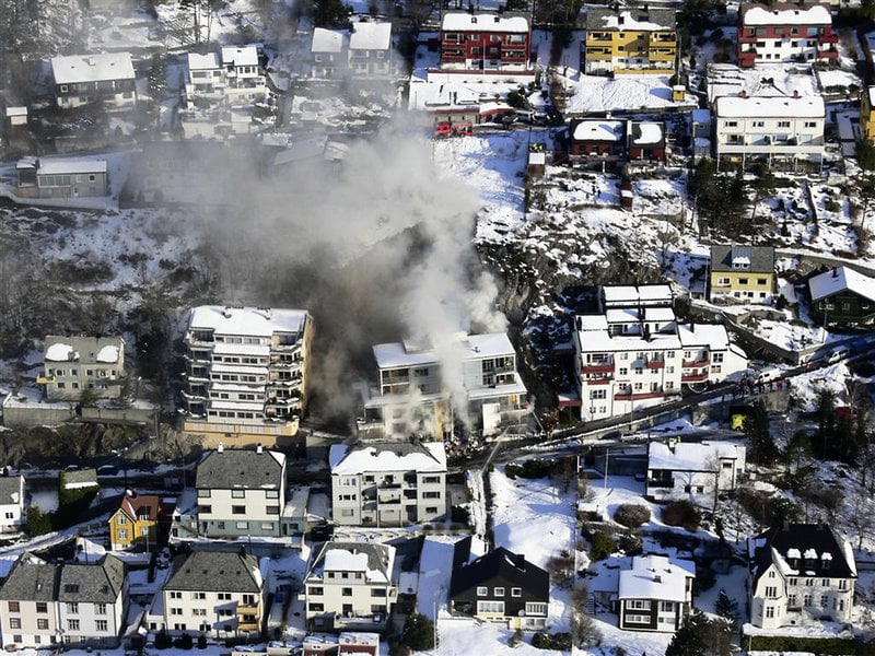 Ett sex våningar högt bostadshus kollapsade i mars 2008 i den norska staden Ålesund efter ett bergskred. Arkivbild.