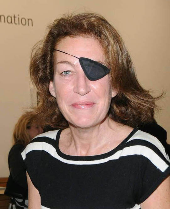 Amerikanska krigskorrespondenten Marie Colvin ska ha blivit begravd i Homs.