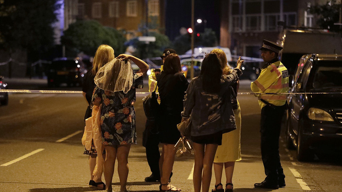 Minst sju personer har dödats och 48 personer har skadats i attackerna i London. 