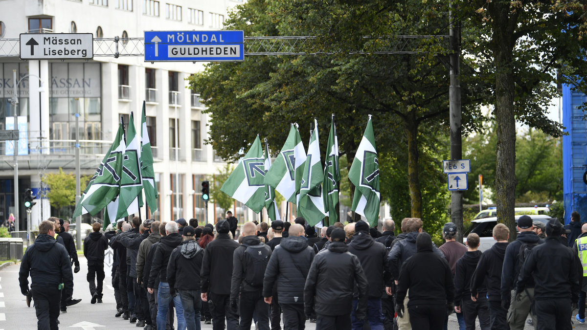 Nordiska motståndsrörelsen demonstrerar i Göteborg.