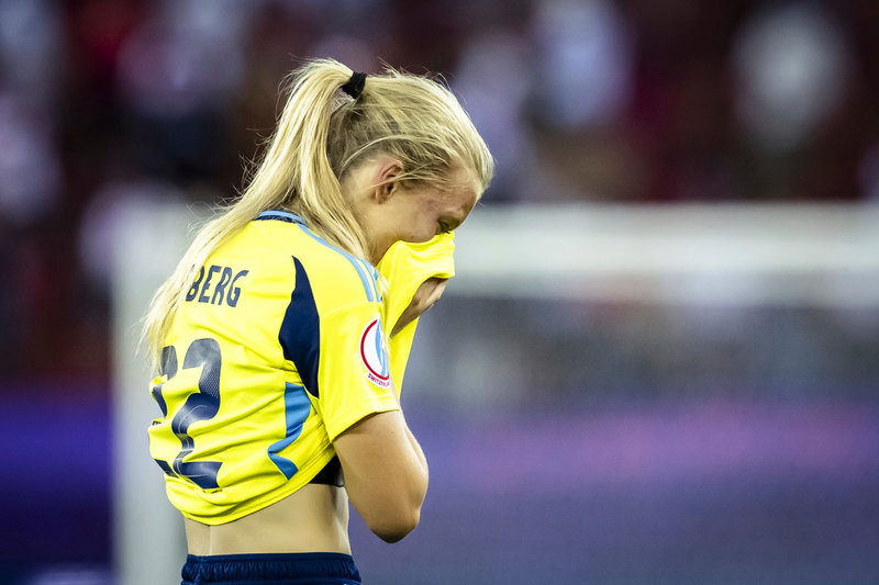 Smilla Holmberg deppar efter förlusten mot England.