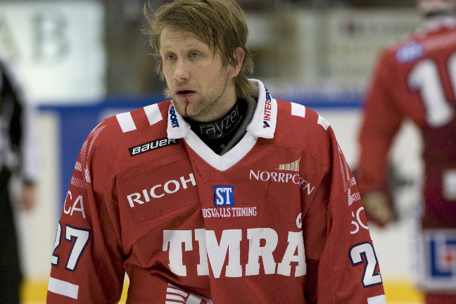 Ett mål och en assist gjorde han när Timrås Timo Pärssinen dominerade mot Frölunda. 