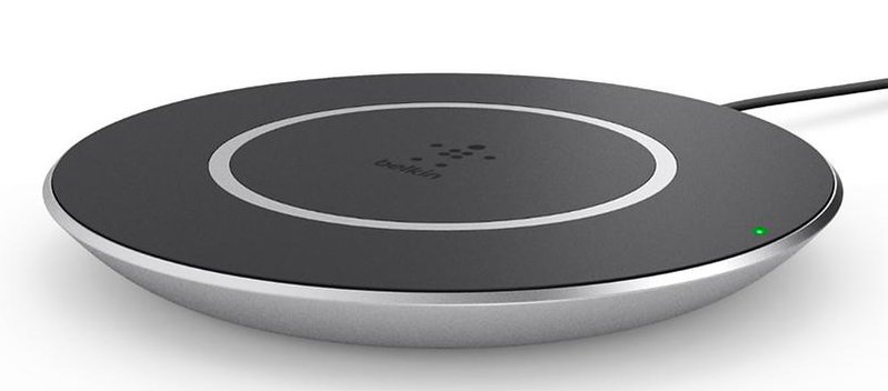 Ladda smartphone på platta