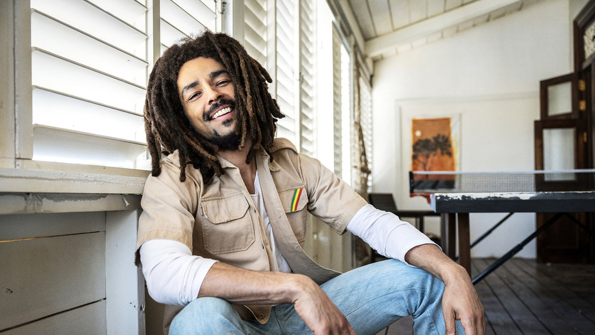Kingsley Ben-Adir spelar Bob Marley i 'Bob Marley: One love'. Pressbild.